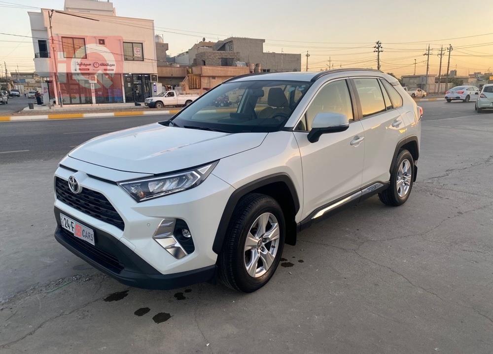 تۆیۆتا ڕاڤ 4